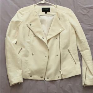 White/ cream collarless banana republic blazer